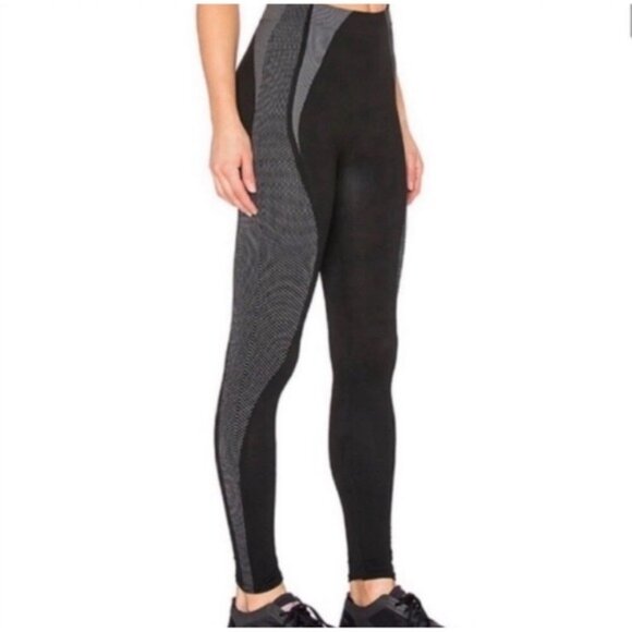 SPANX Women's Curved Lines Seamless Leggings SMALL/ P Black Gray - Picture 1 of 9